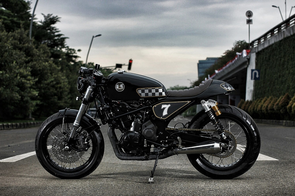 Kawasaki ER6N Cafe Racer