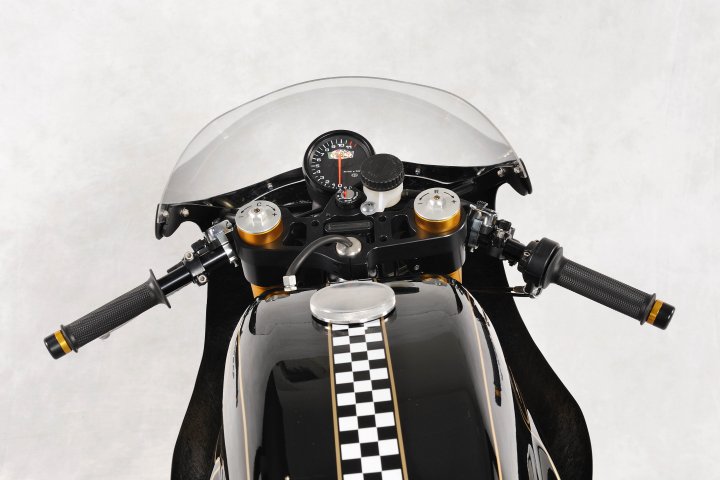 Guzzi Mikakazy Cafe Racer