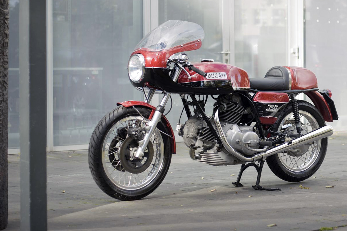 Ducati 750ss replica