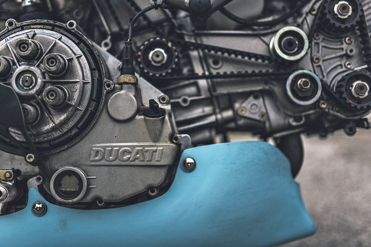 Ducati 748 custom gulf cafe racer