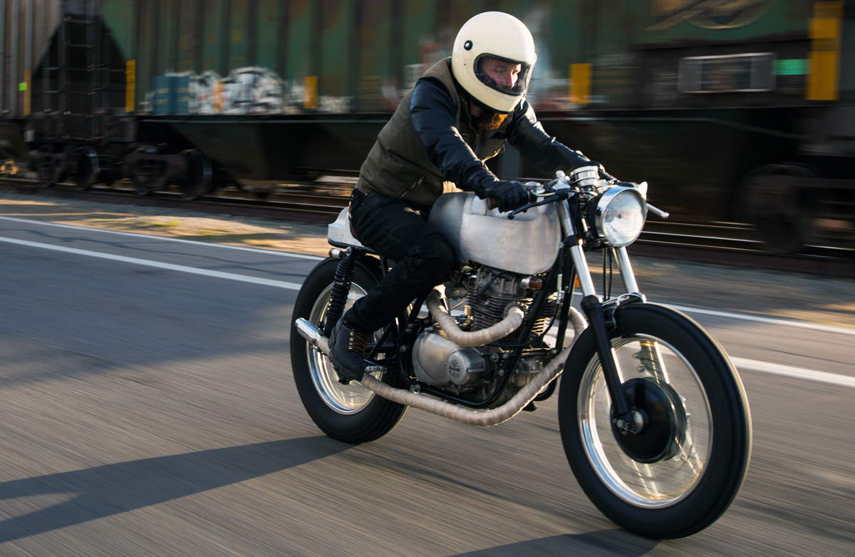 Law abiding - The Kawasaki KZ400 - Return Cafe Racers