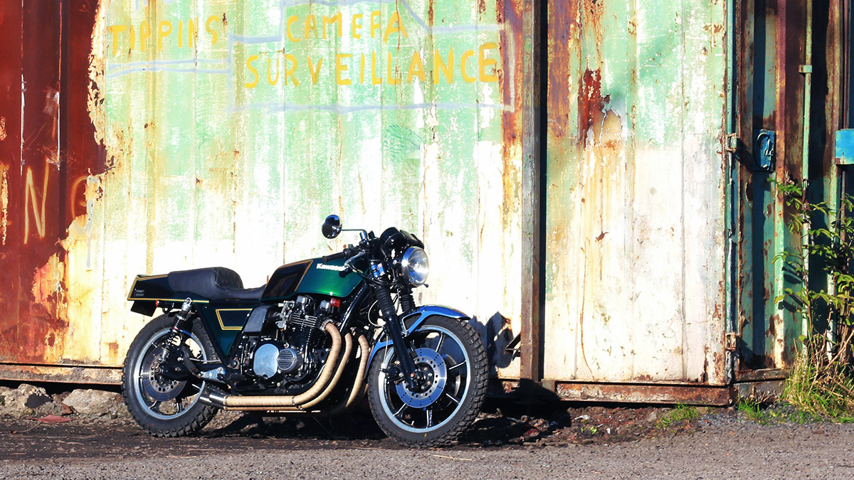 Kawasaki Z1000ST cafe racer