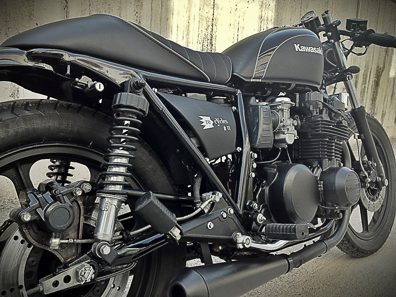 Kawasaki K750 Cafe Racer - Return the Racers