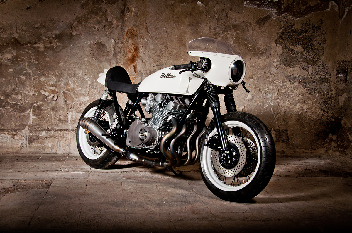 Classic Cafe Racer из архива, фотографии и картинки смотрите онлайн