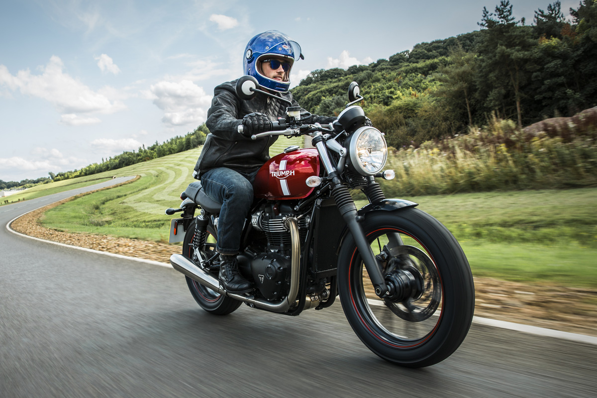 2016 Triumph Bonneville Classics - Return of the Cafe Racers