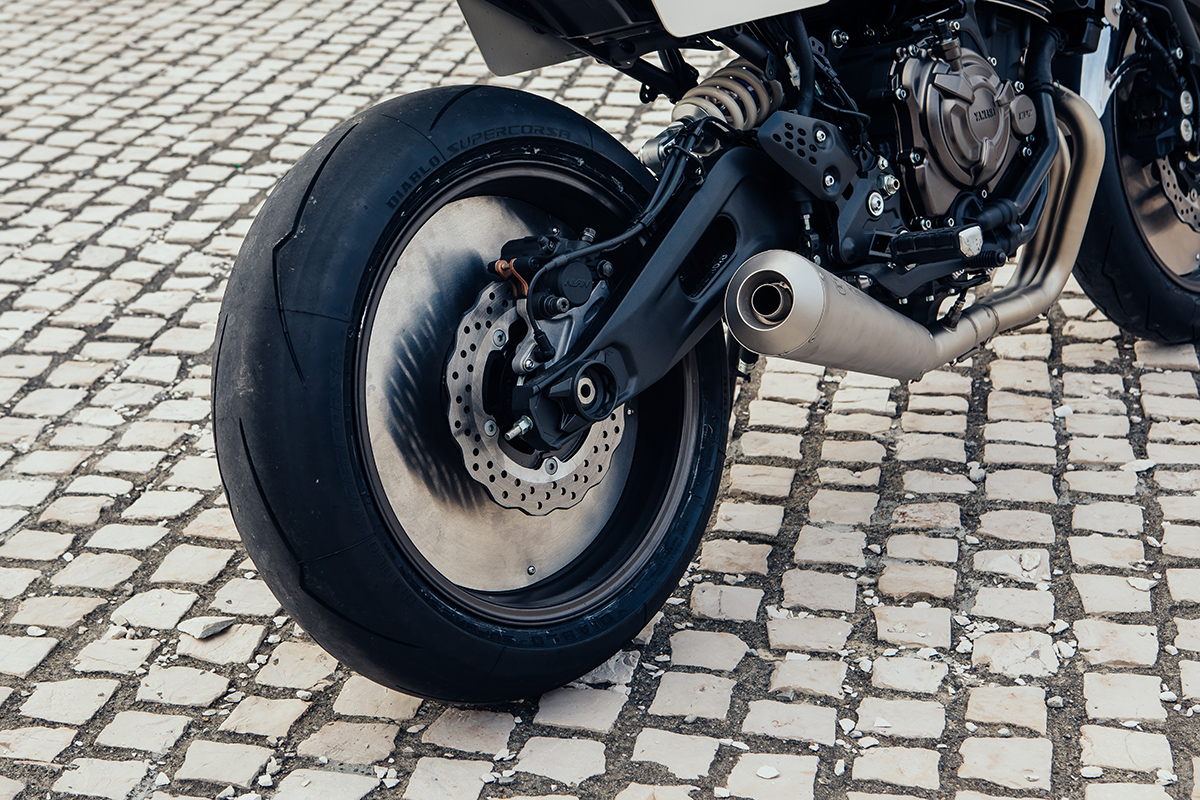 Yamaha XRS700 cafe racer yardbuilt