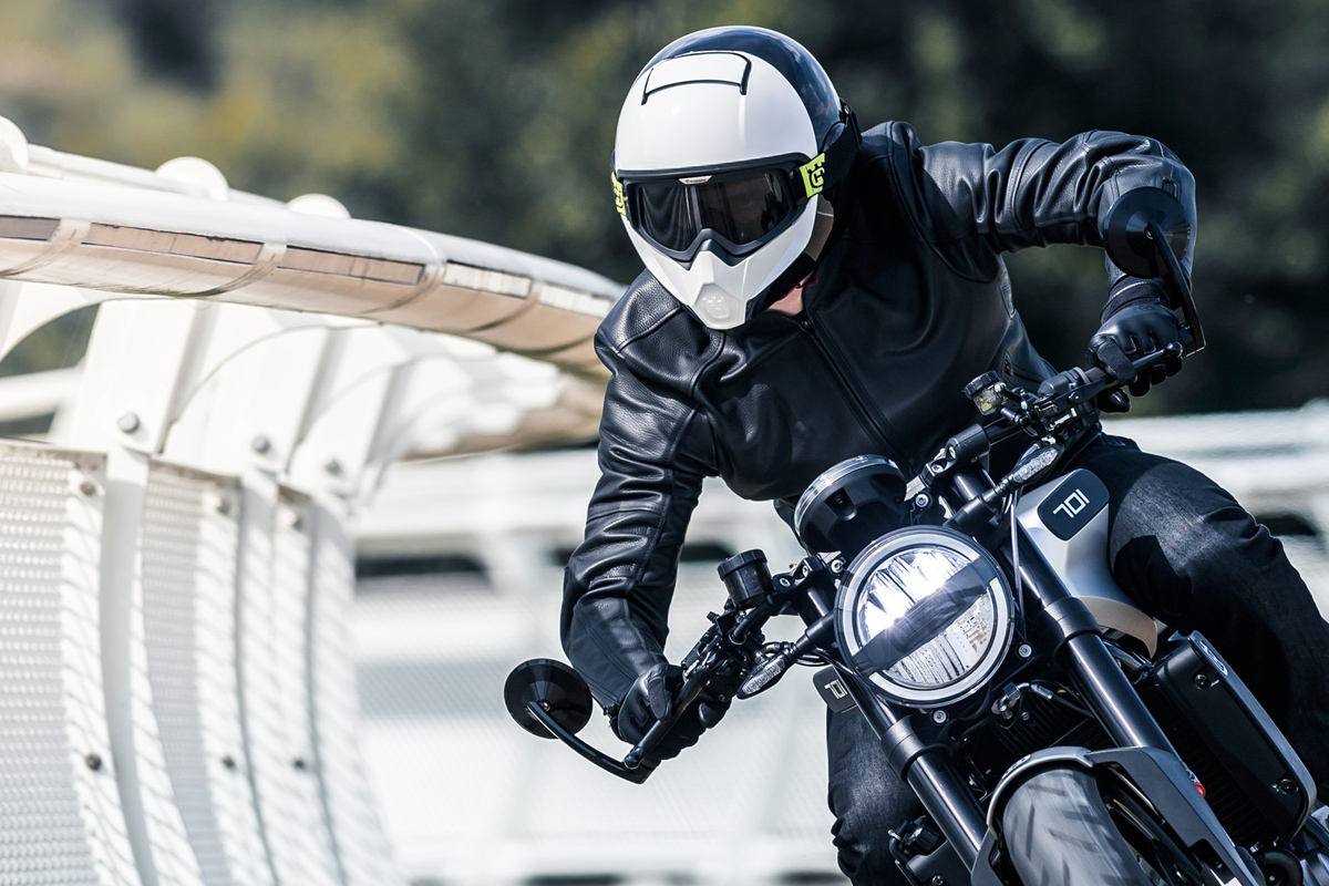 Husqvarna Vitpilen Motorcycle Helmet review