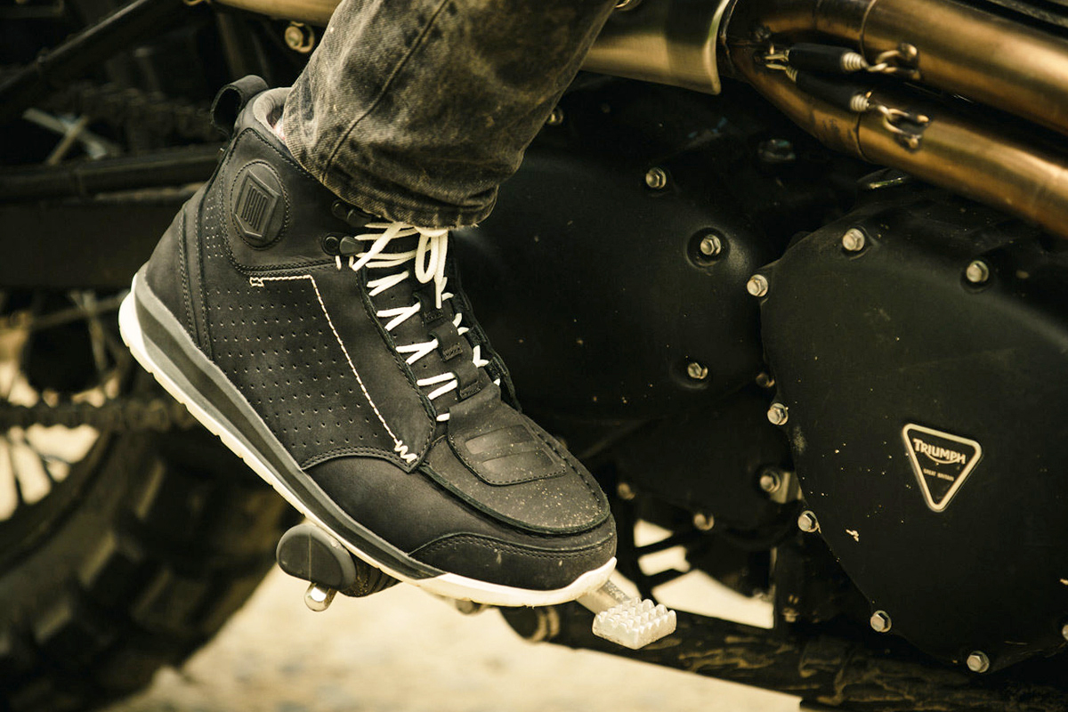 Icon 1000 Truant motorcycle boots