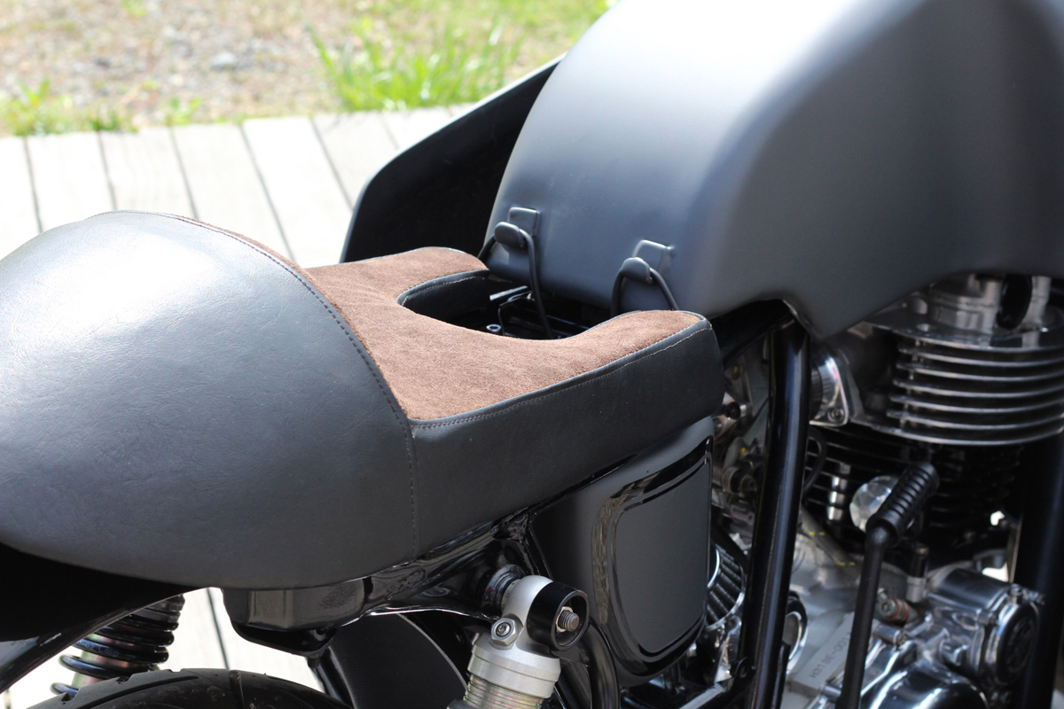 Yamaha SR400 custom dustbin fairing