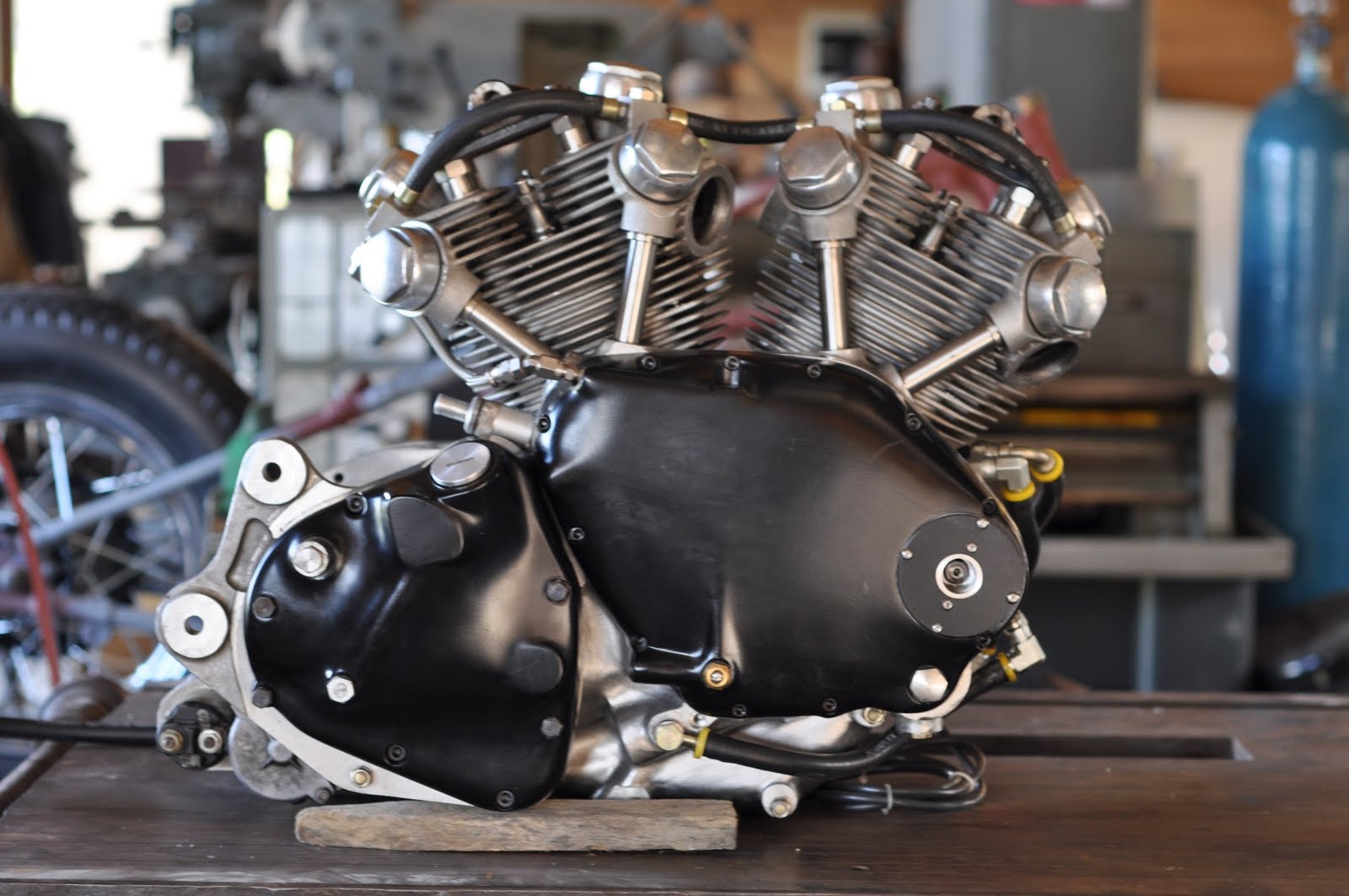 Classic Motorcycle engines - Return of the Cafe Racers