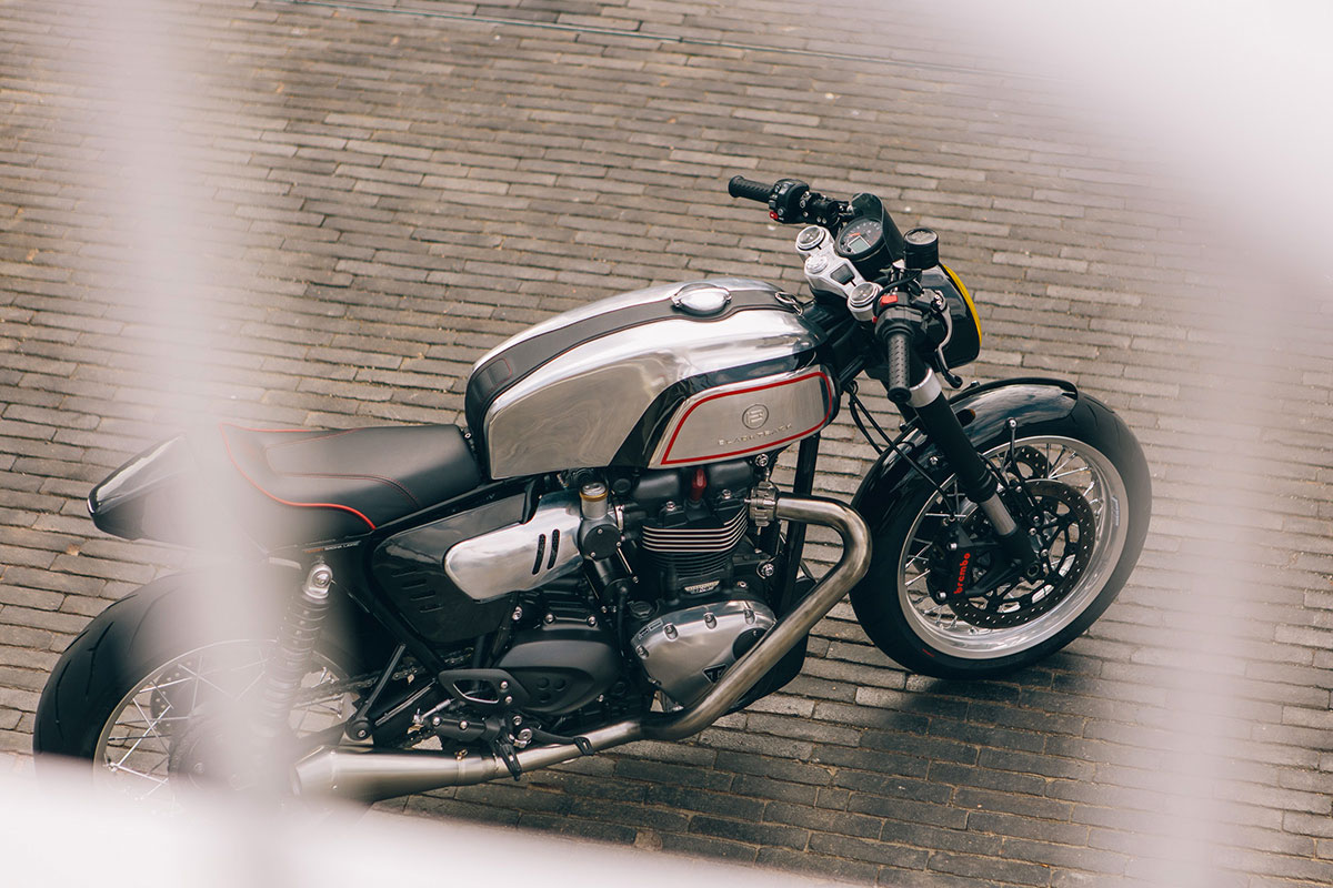 Blacktrack motors Triumph Thruxman