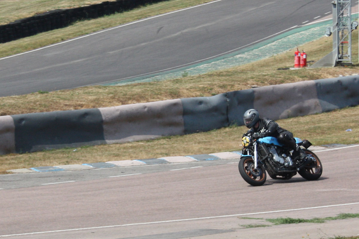 Triumph Trophy 900 cafe racer