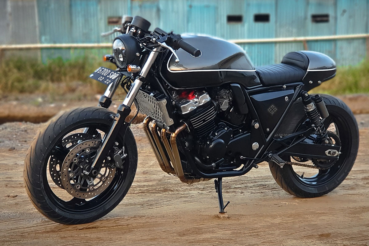 Honda CB400 cafe racer