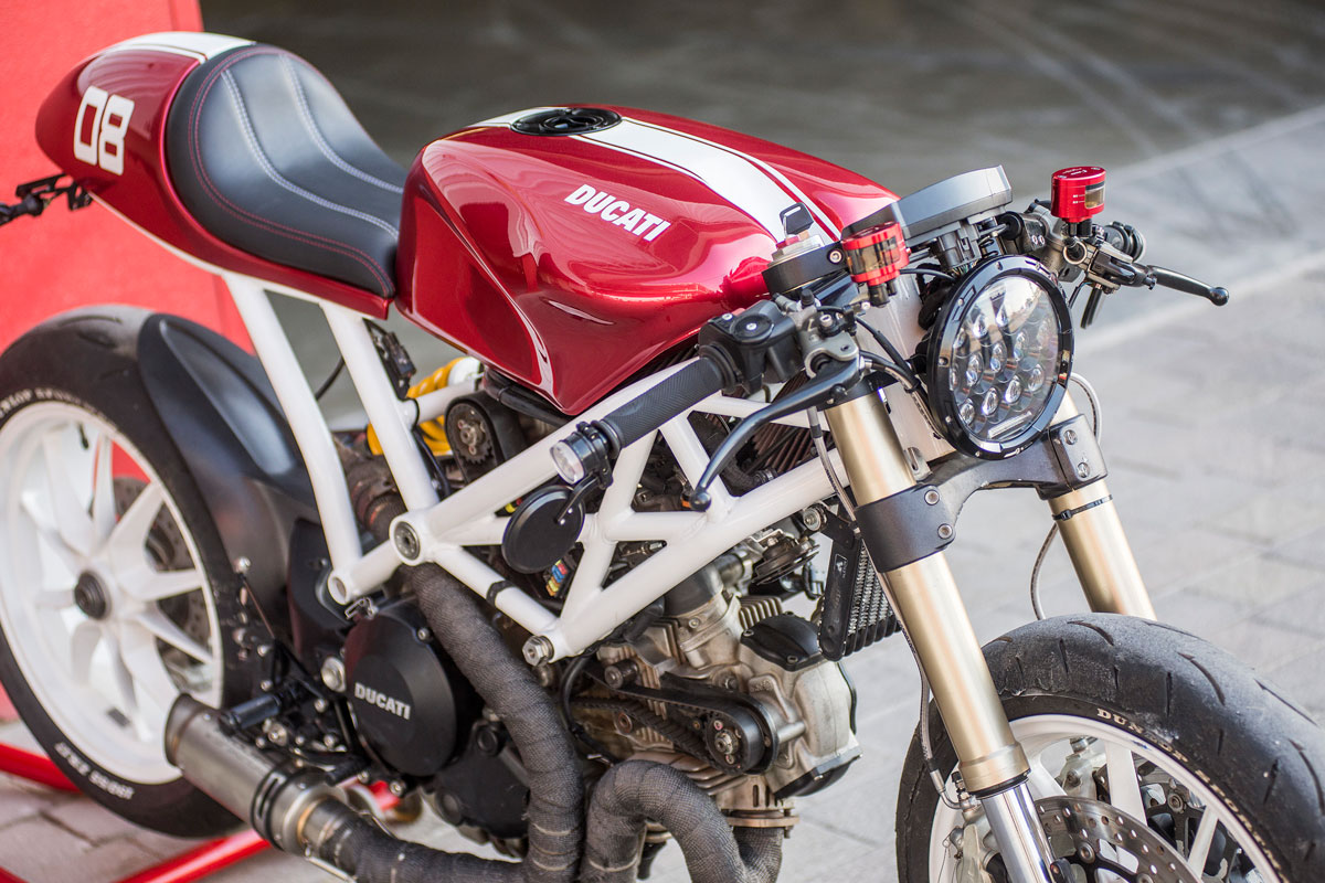 Ducati Monster 1100 cafe racer