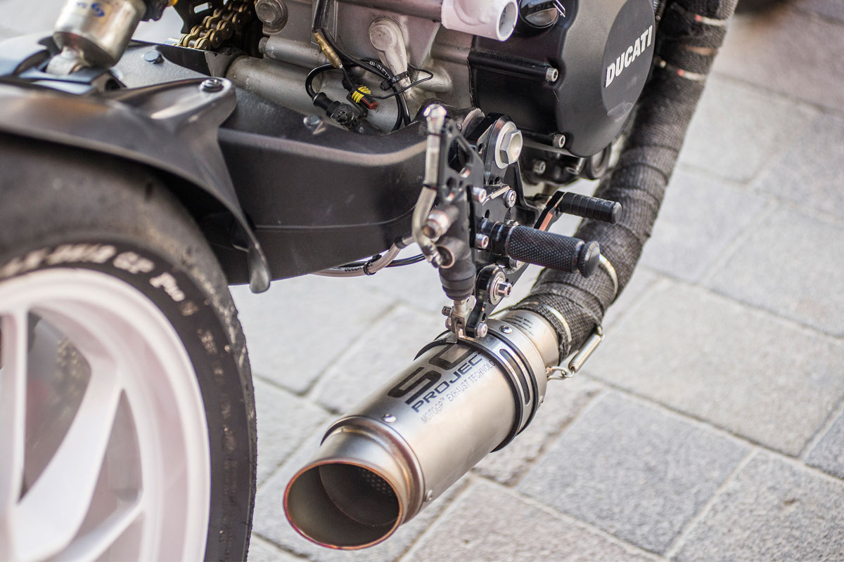 Ducati Monster 1100 cafe racer