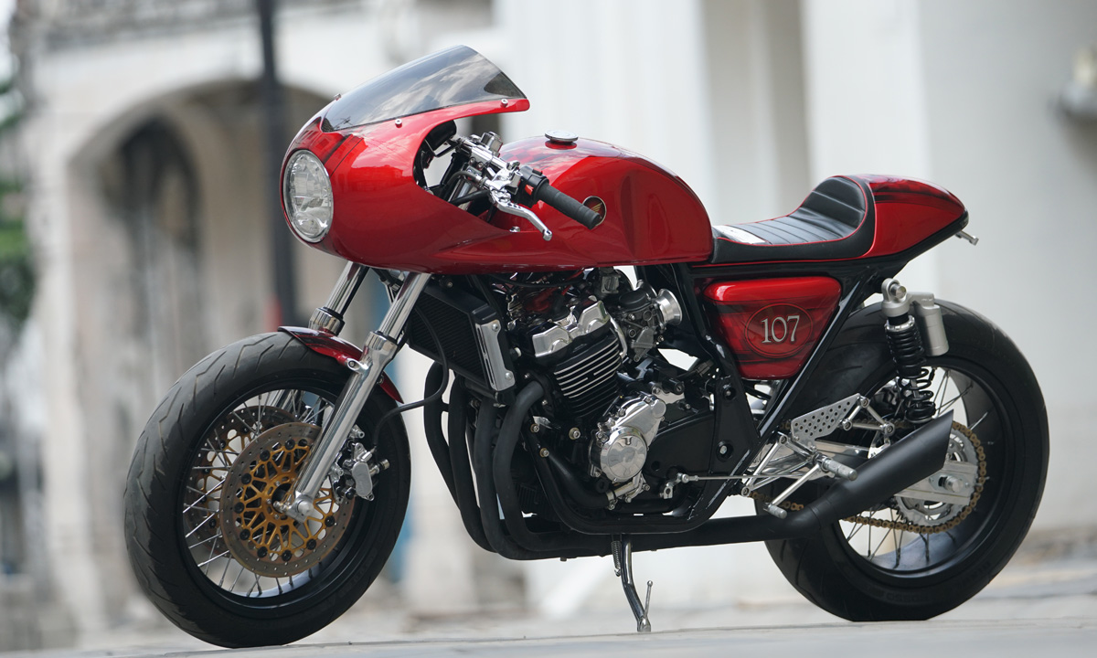 Honda cafe racer cb400