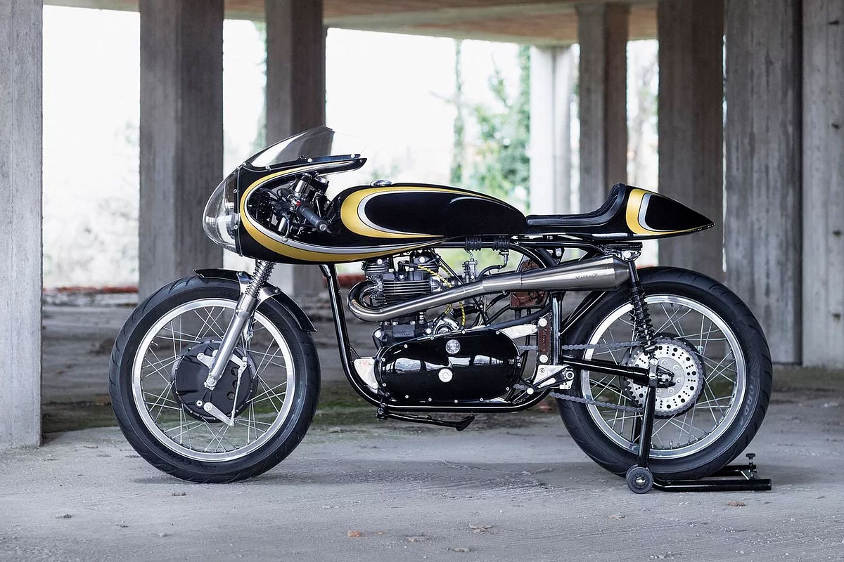 Triton cafe racer stile italiano