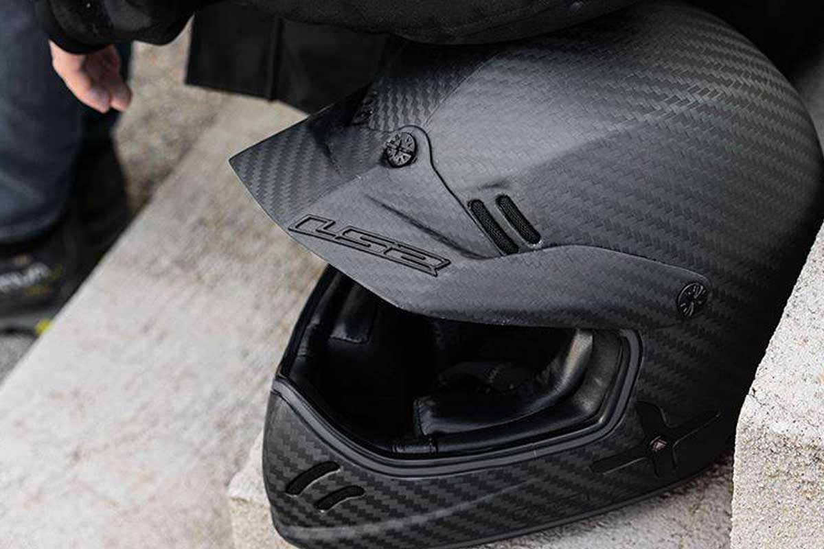 LS2 Xtra carbon helmet