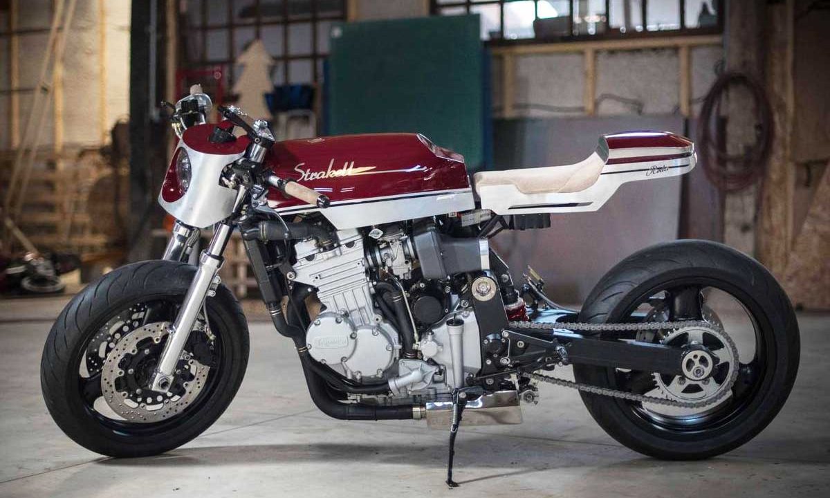 Triumph Sprint 900 cafe racer