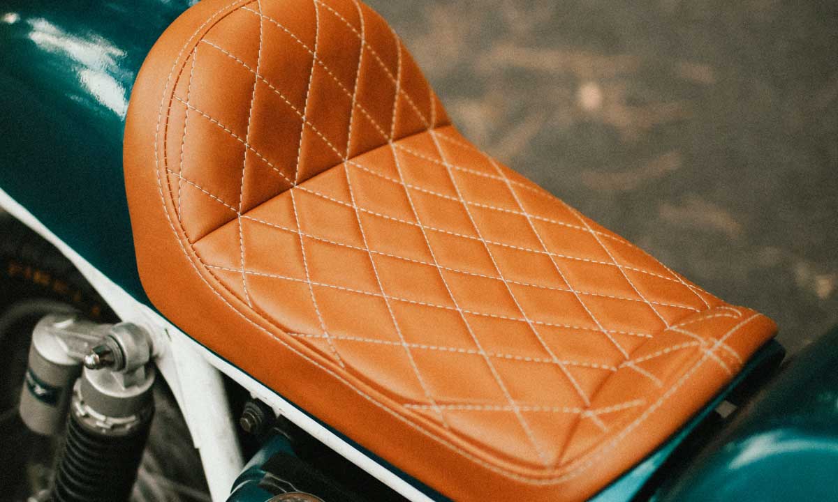 Cafe racer diamond stitch seat