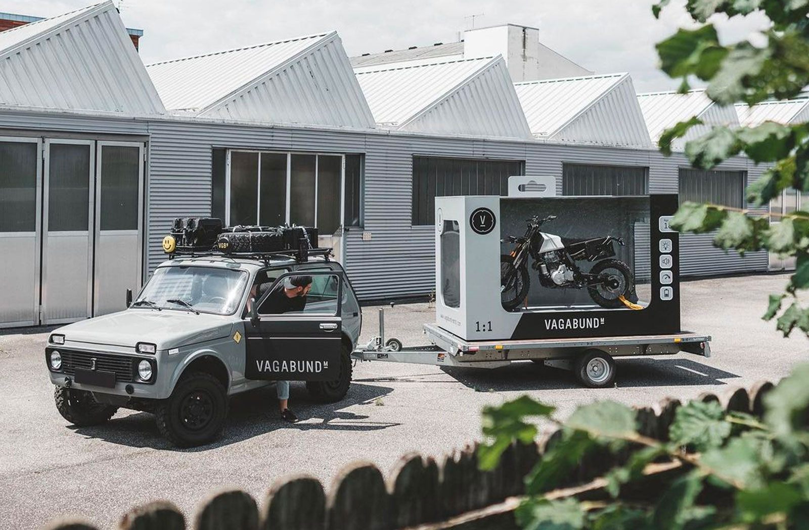 Vagabund Moto Lada Niva and Honda NX650