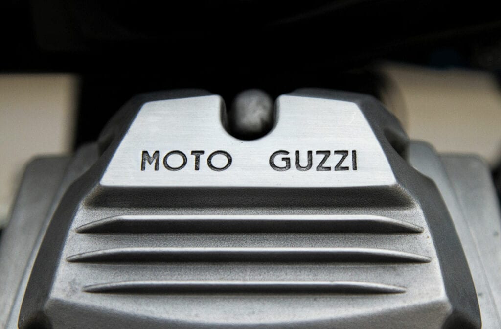 Guzzi cylinder head