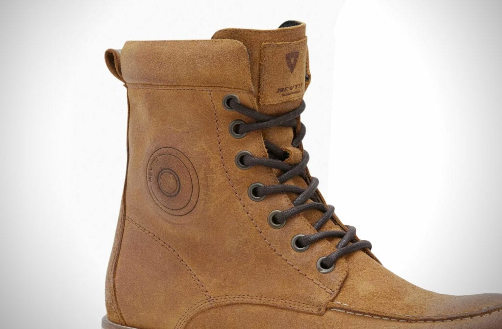 Yukon water repellent moto boot