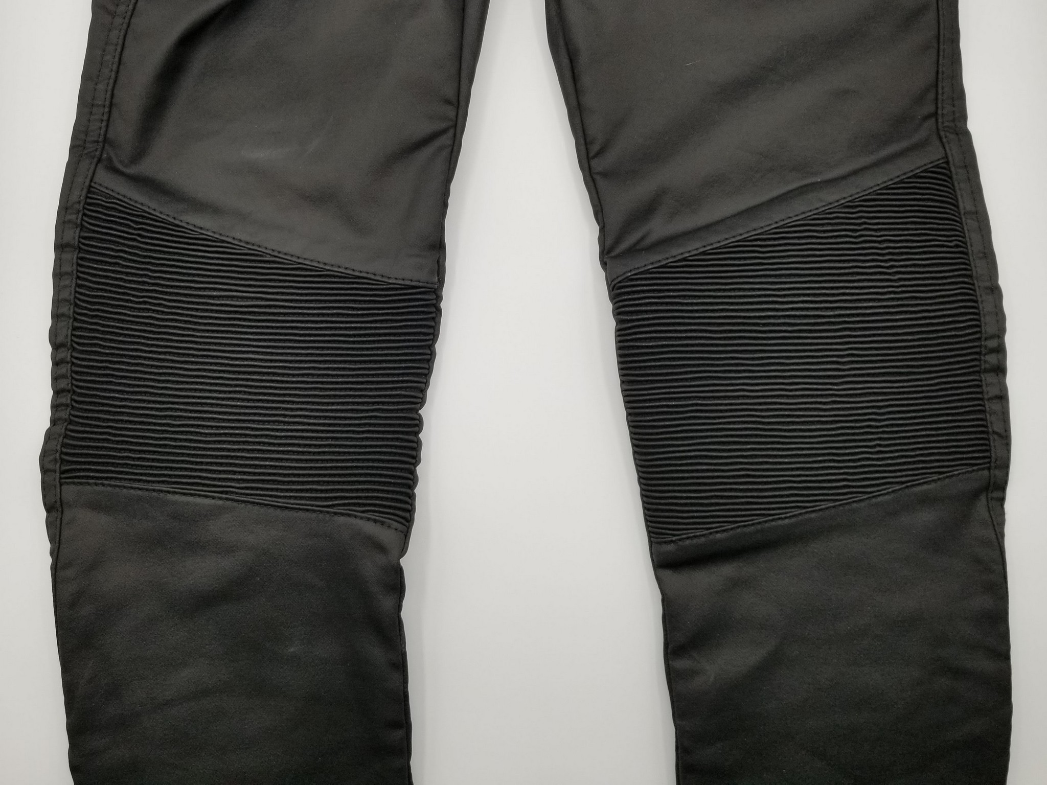 Ribbed stretch panel on Kusari KEV jeans
