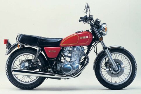 Original factory photograph of Yamaha SR500 motorcycle on grey background