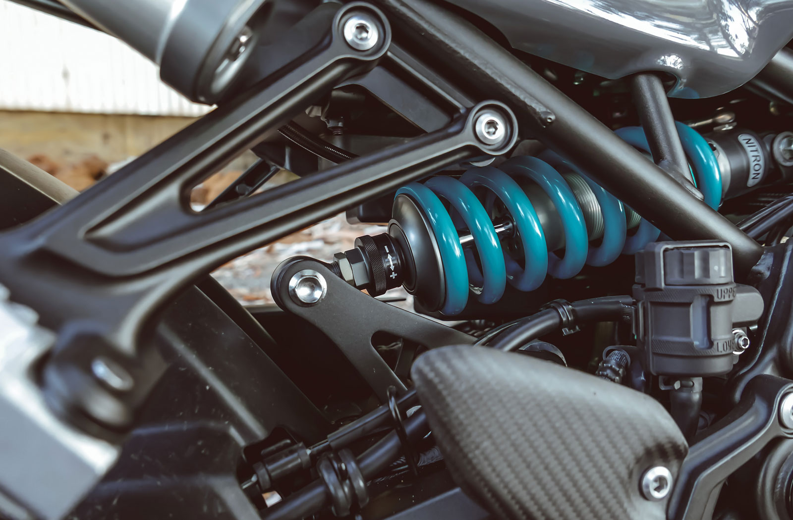 Nitron R2 rear shock on Kawasaki Z900RS