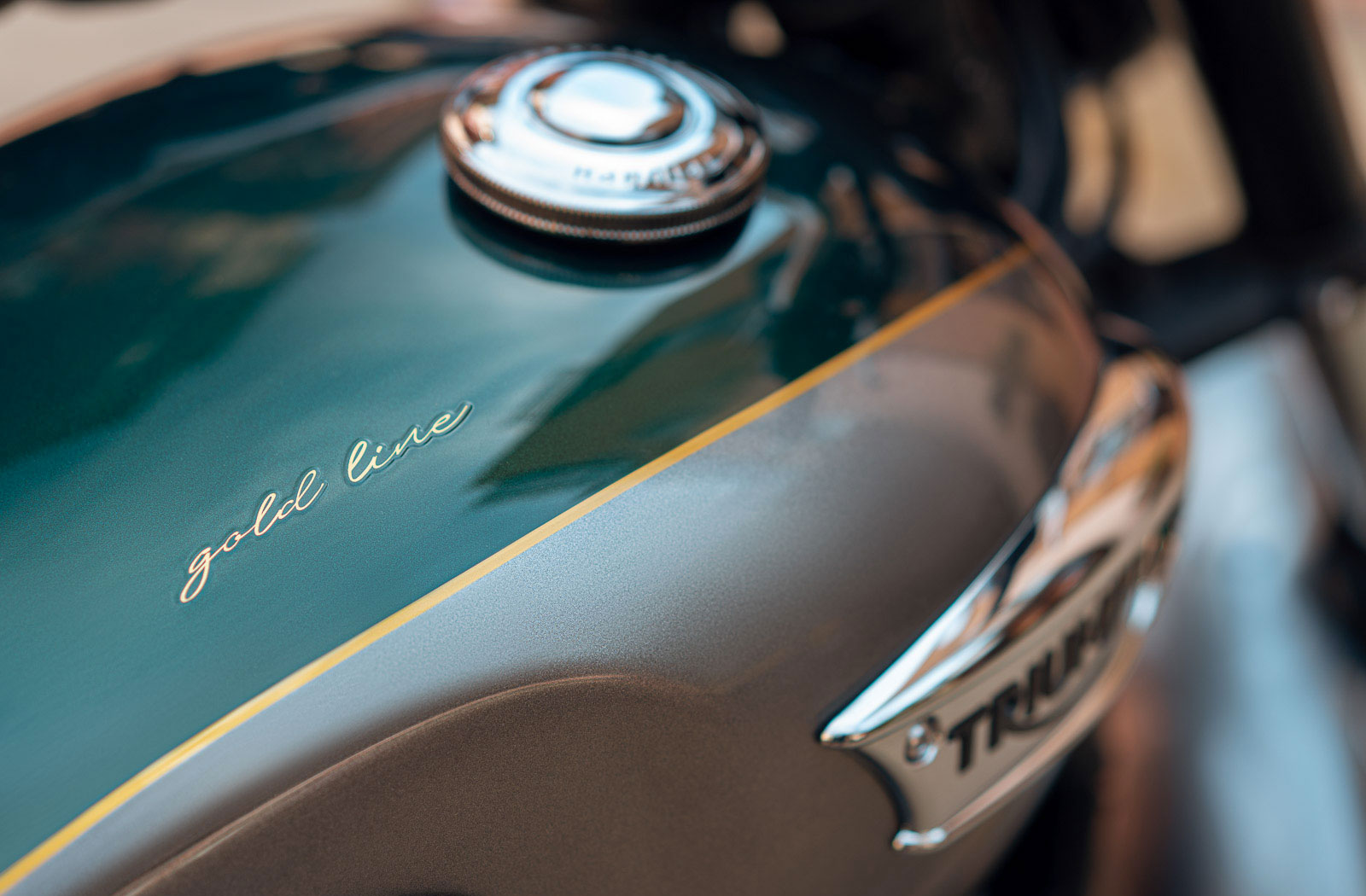 Triumph T120 Gold Line