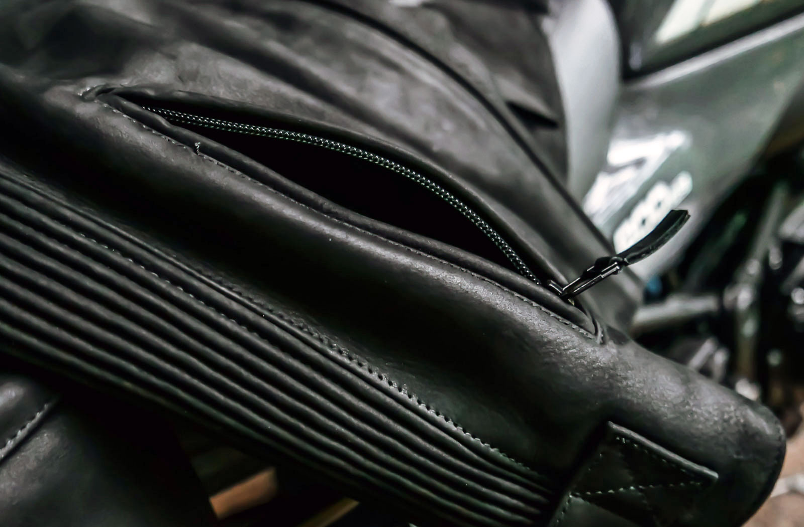 Pando Moto leather jacket sleeve detail