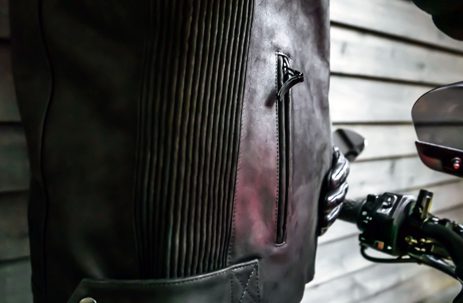 Pando Moto leather jacket side detail