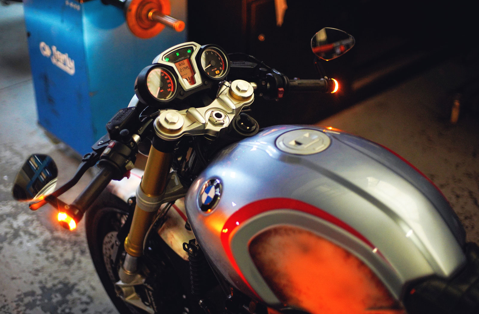 BMW R9T cafe racer