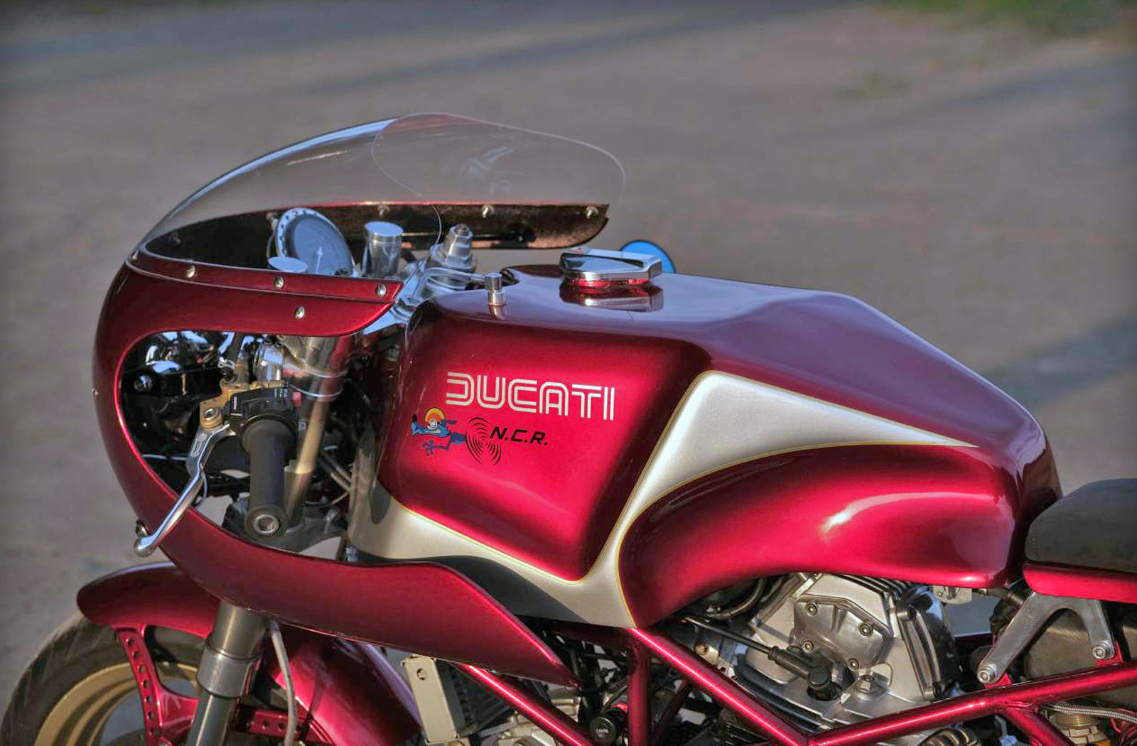 Gullcraft custom Ducati 900E