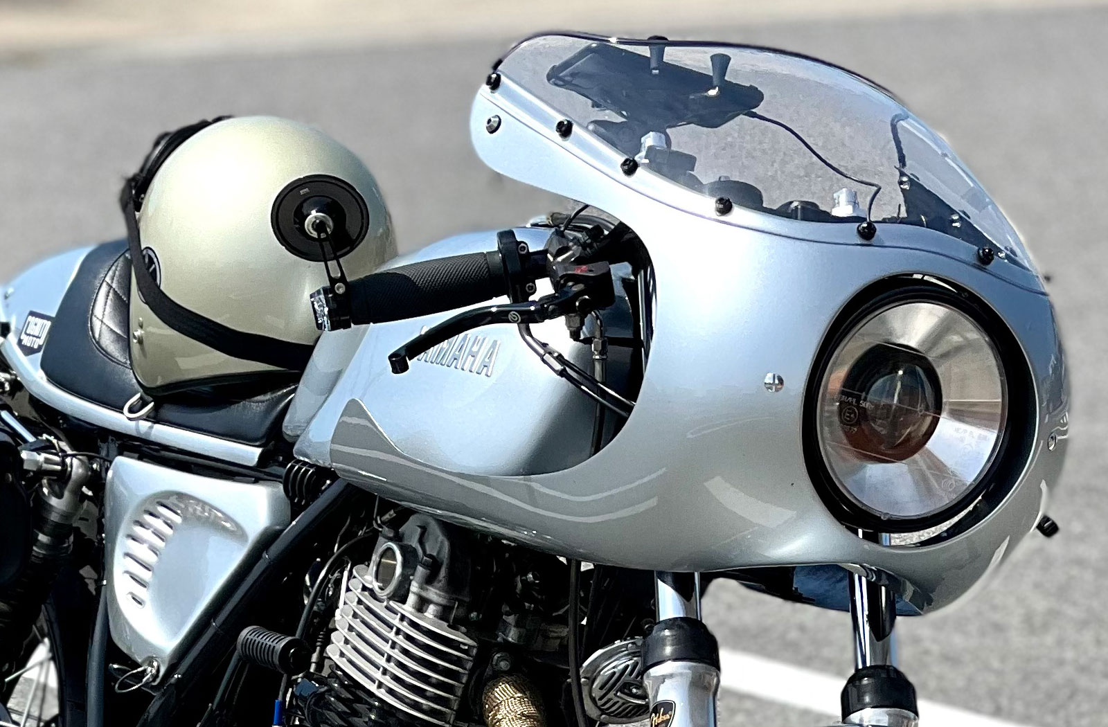 Makato SR400 cafe racer