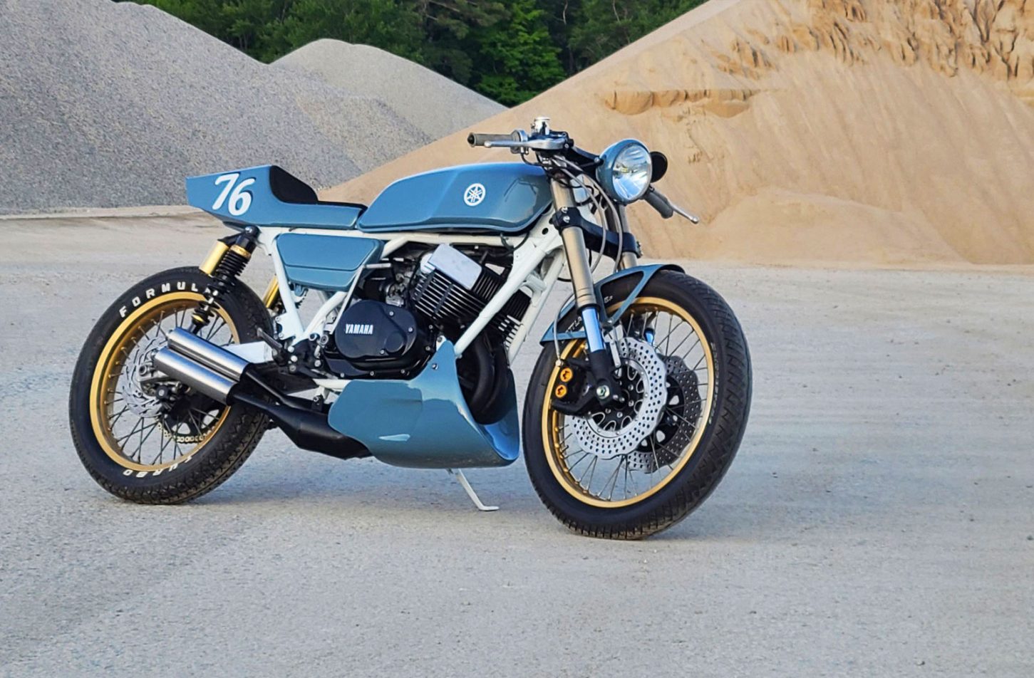 On a Budget Coti Sanders Yamaha RD400 Return of the Cafe Racers