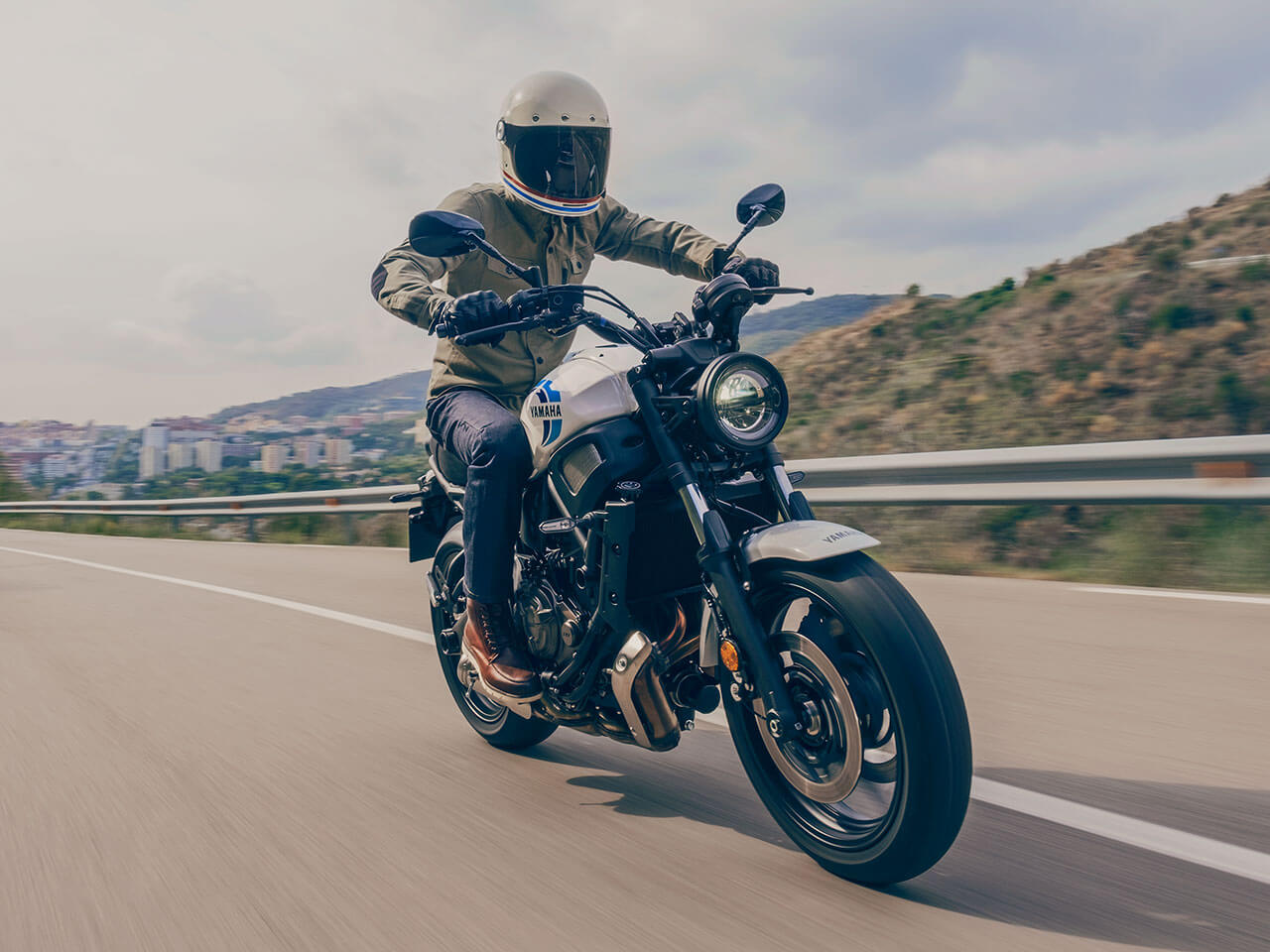 RIDE REVIEW Yamaha s 2022 XSR700 Retro Twin