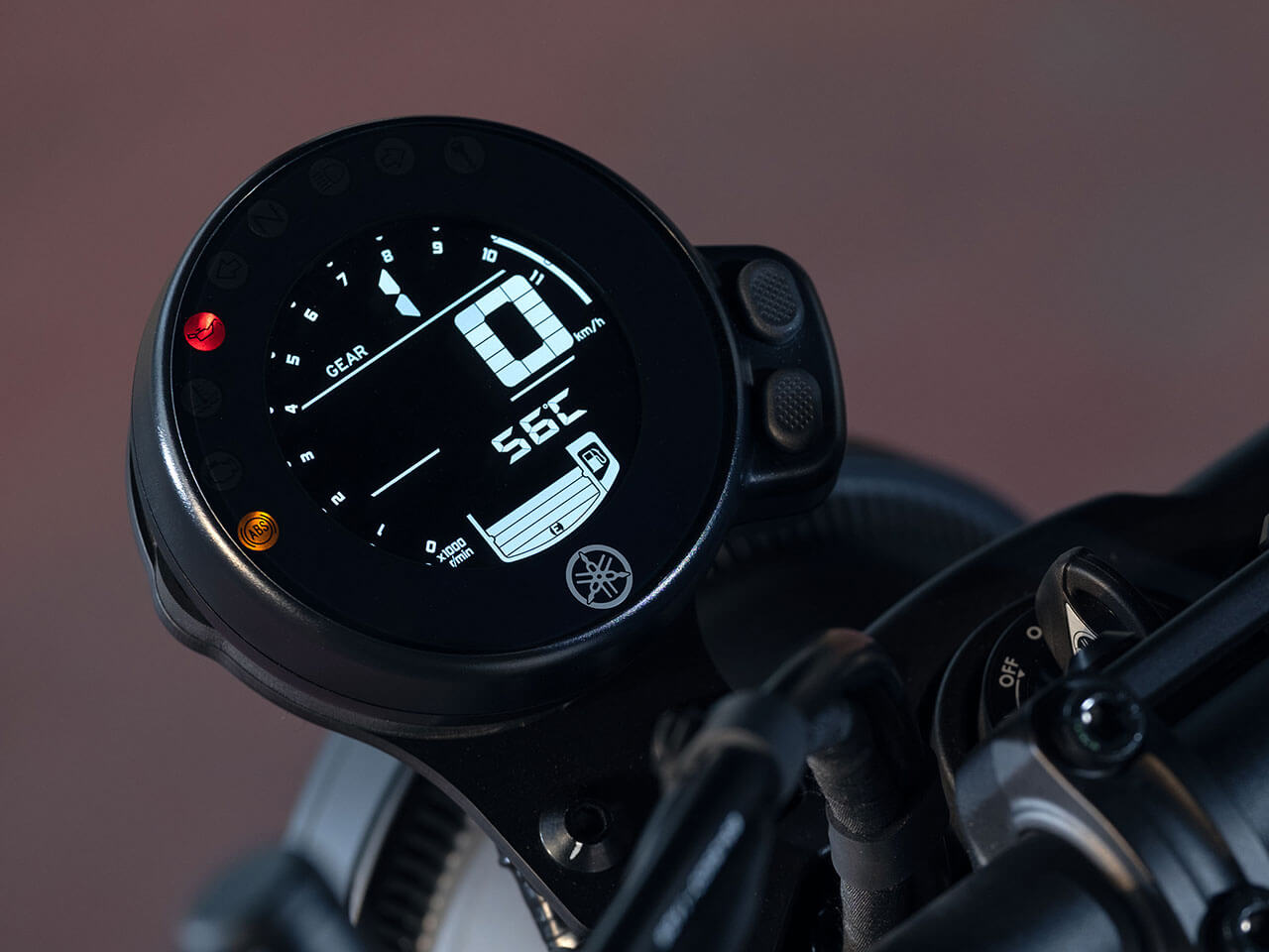 A 2020 Yamaha XSR700 motorcycle's LCD dash.