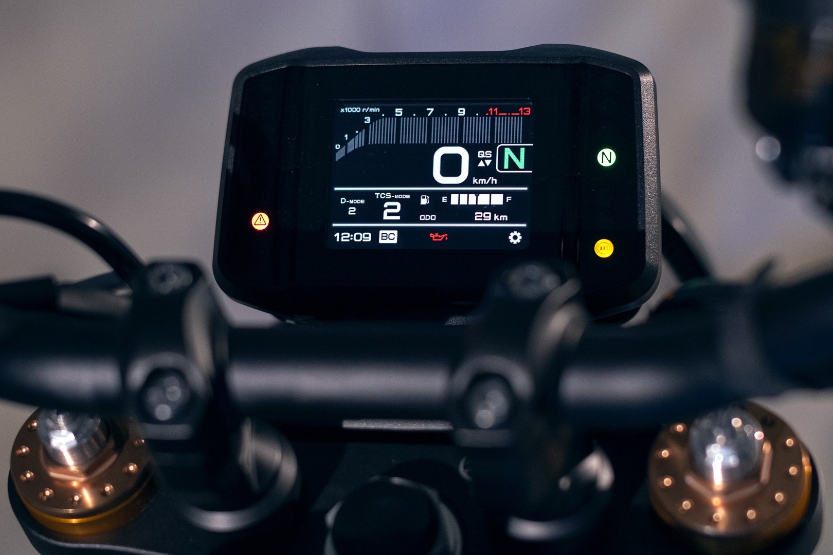 a detail shot of the TFT display of the 2022 Yamaha XSR900 motorcycle