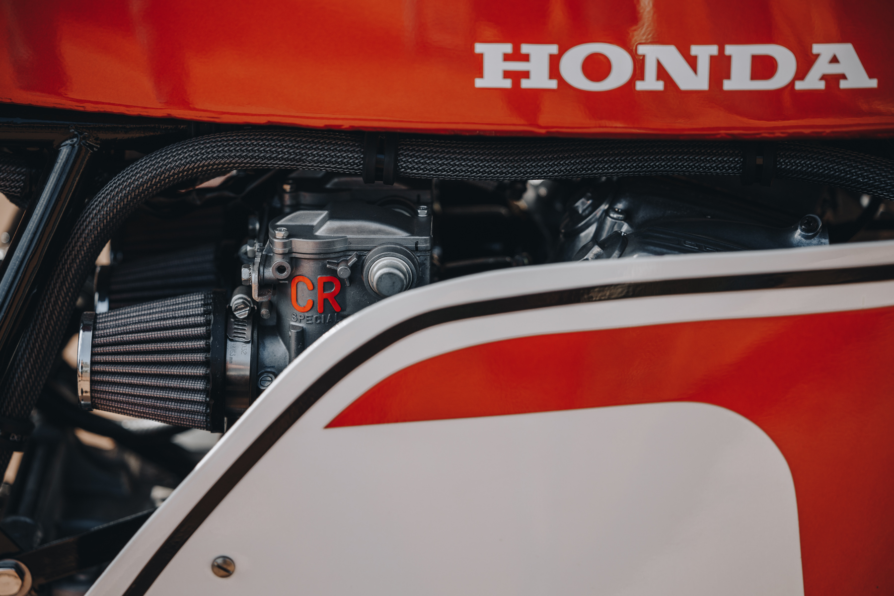 Detail photo of a Honda CB750 with Keihin CR carburettors