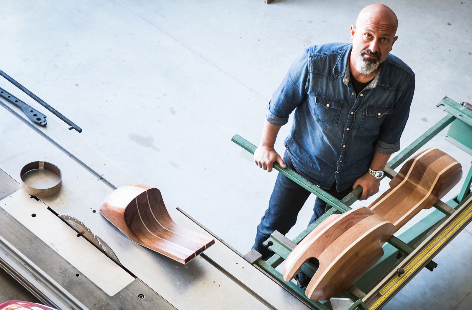 Atelier JAB building wooden motorcycle bodywork