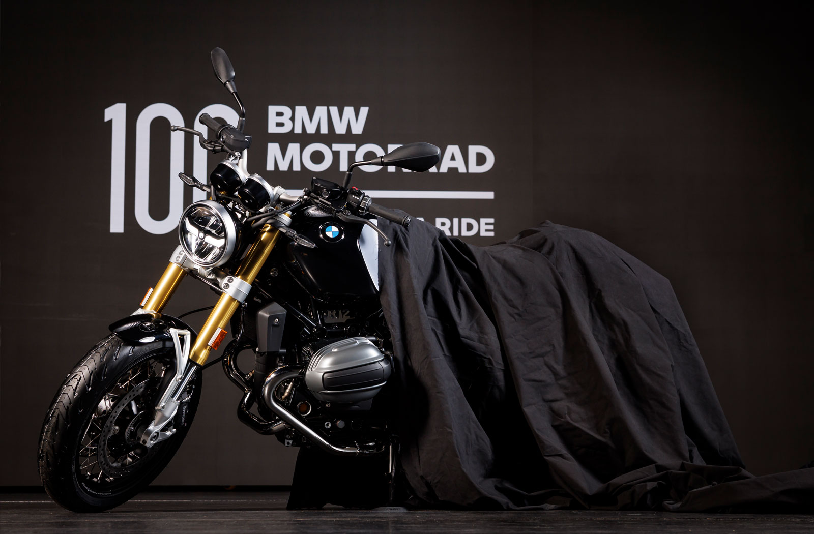 Zweite Runde: BMW Motorrad 2024 R 12 NineT - Return of the Cafe Racers