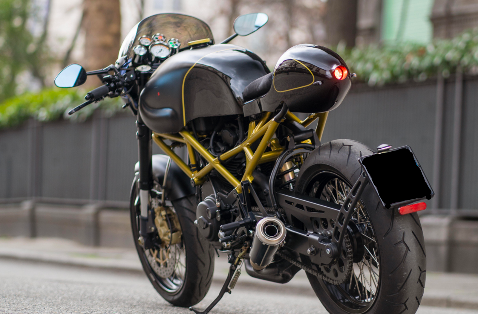 Ducati Monster 600 cafe racer