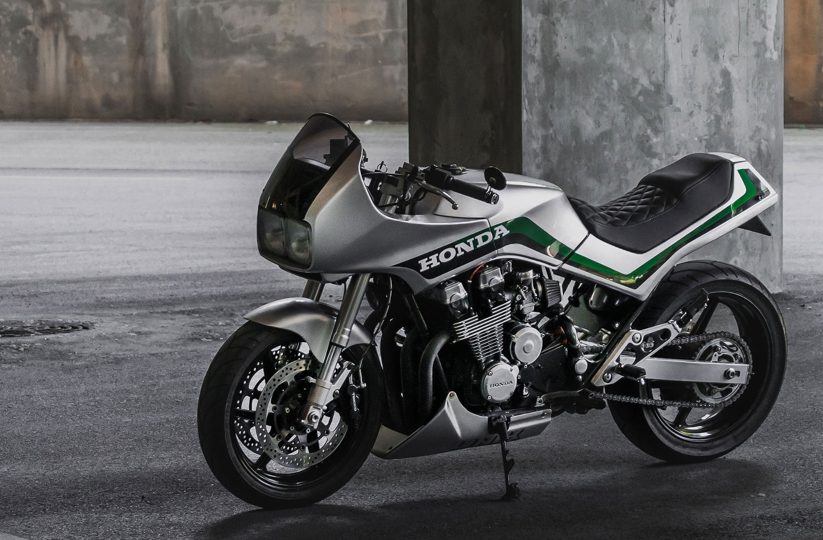 The Flávia: Unik Edition Honda CBX750 - Return of the Cafe Racers