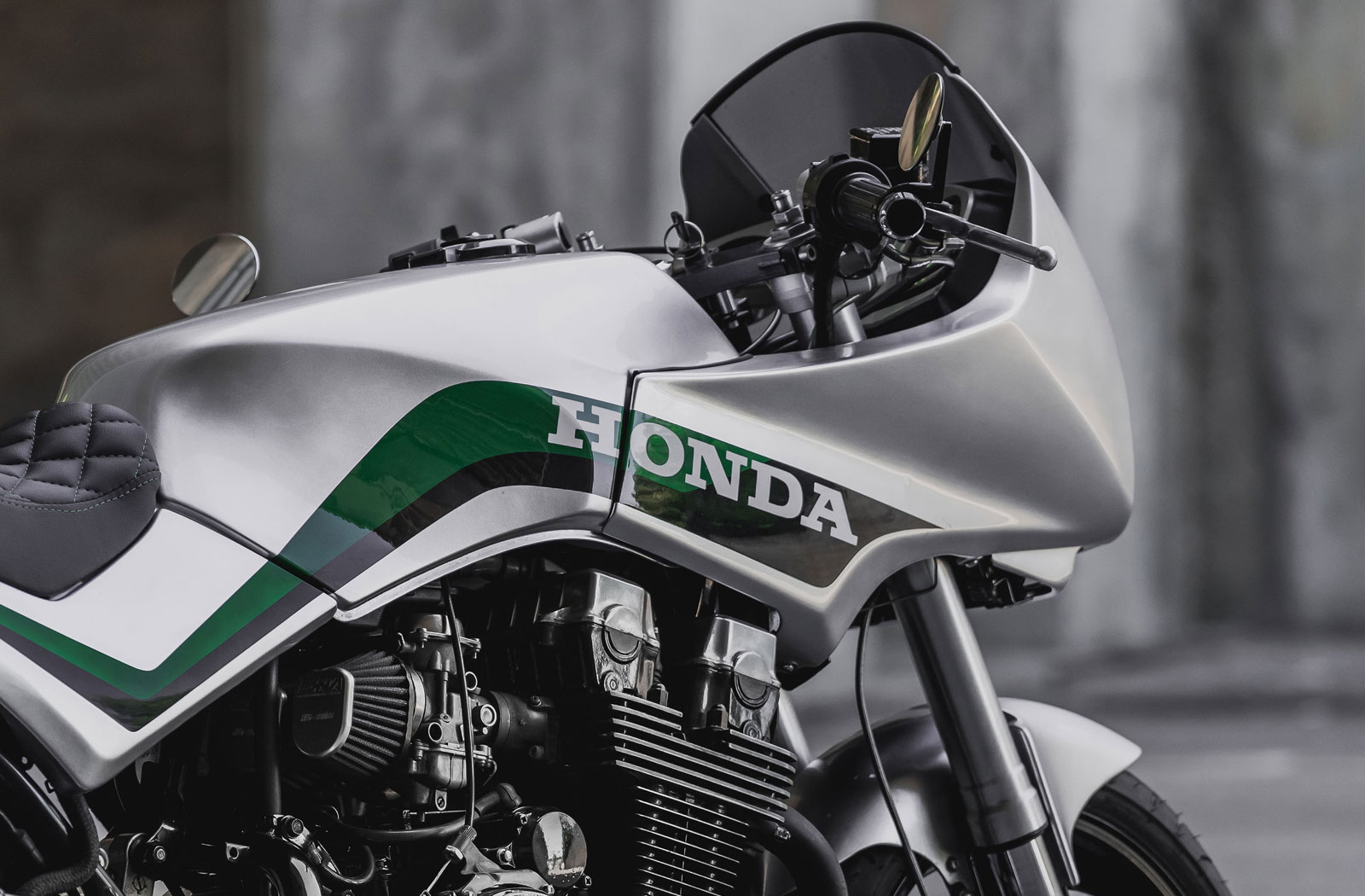 The Flávia: Unik Edition Honda CBX750 - Return of the Cafe Racers