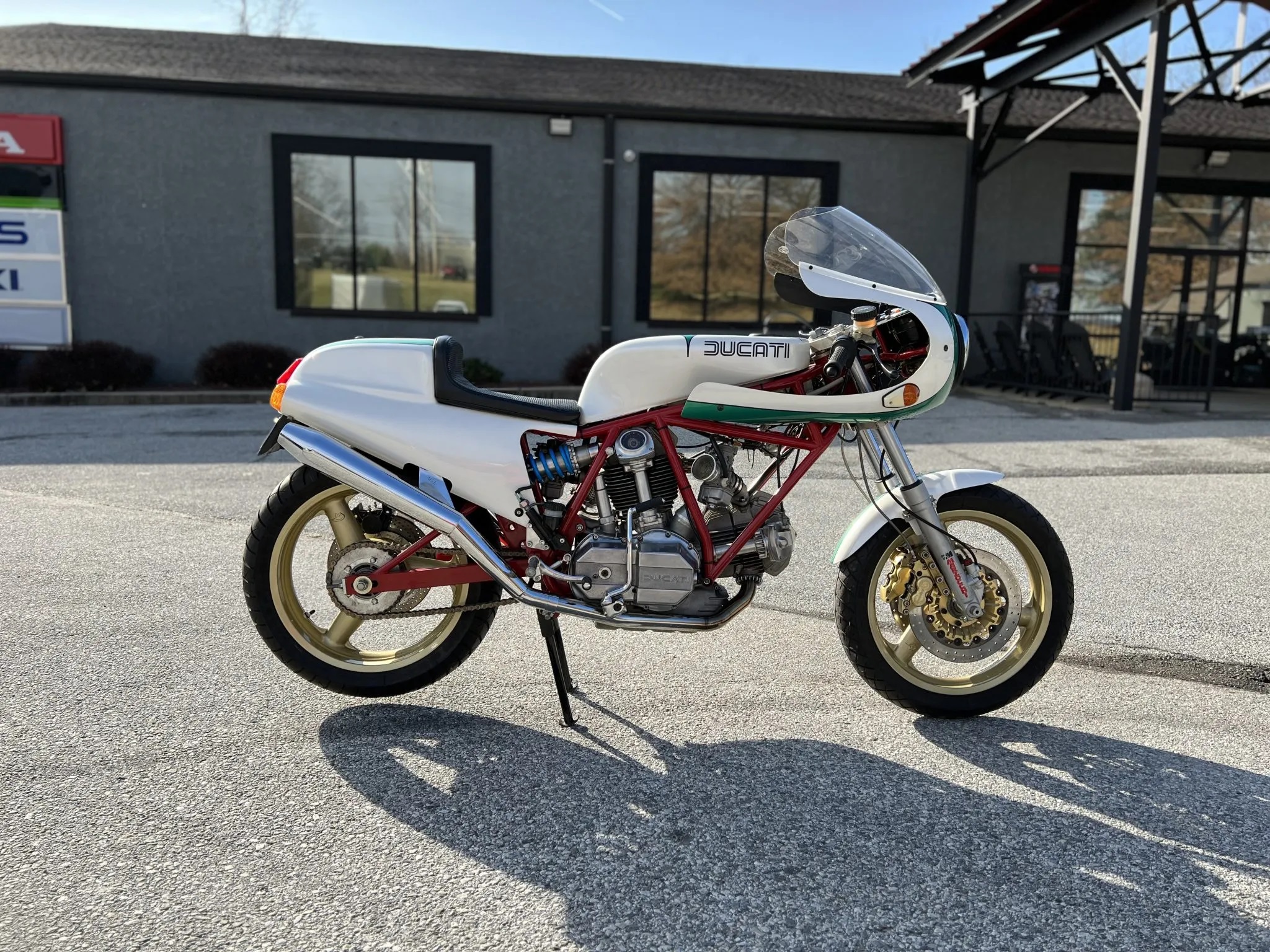 Ducati 900SS uit 1977 op maat