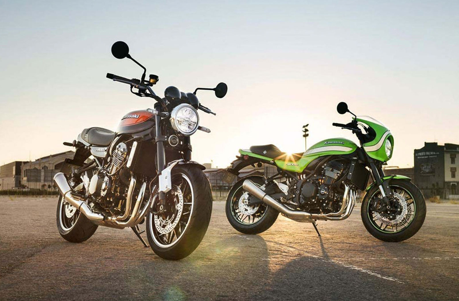 Kawasaki Z900RS vs Z900 comparison review