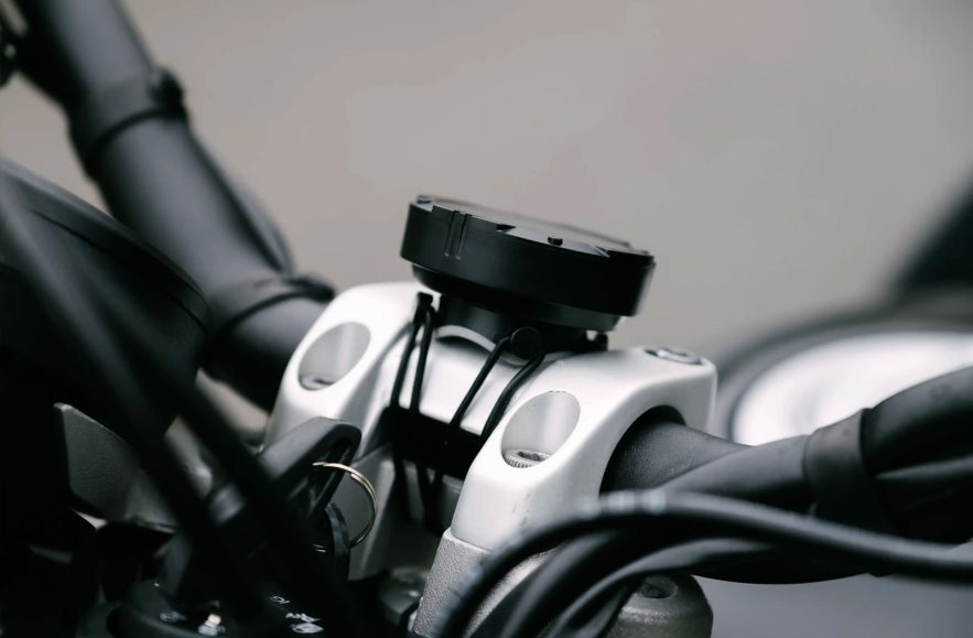 Gear Review: The Beeline Moto 2 Smart Navigation Device - Return of the ...