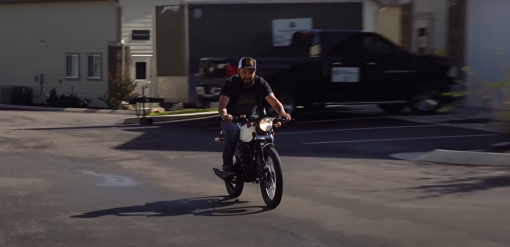 Cafe Racer riding
